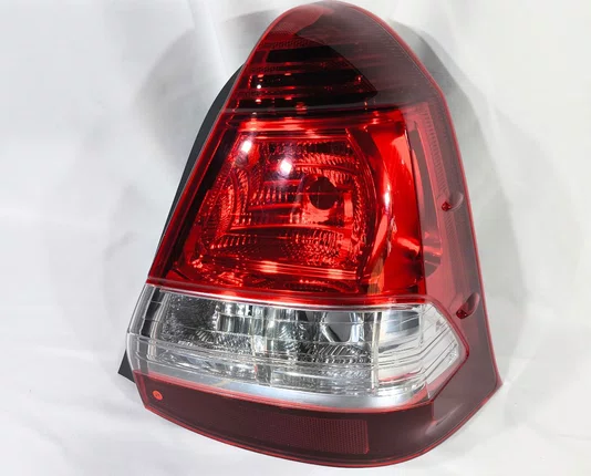 Lanterna Traseira Fume Canto Lado Direito Toyota Etios Sedan 2012 ate 2018