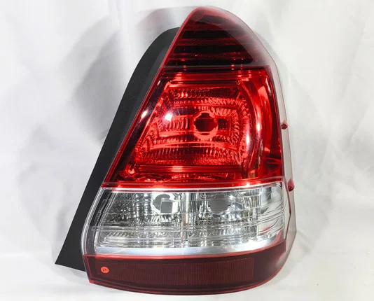 Lanterna Traseira Fume Canto Lado Direito Toyota Etios Sedan 2012 ate 2018