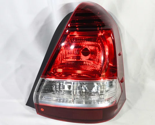 Lanterna Traseira Fume Canto Lado Direito Toyota Etios Sedan 2012 ate 2018