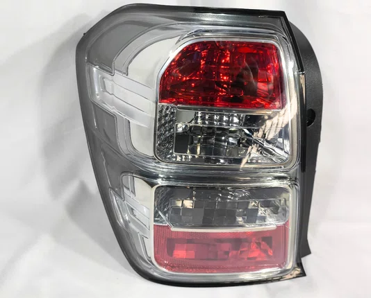 Lanterna Traseira Fume Lado Esquerdo Chevrolet Cobalt 2012 A 2015