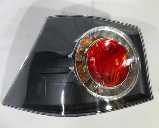 Lanterna Traseira Grafite Canto Lado Esquerdo VolksWagem Golf 2008 ate 2014