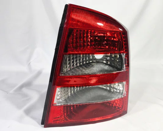Lanterna Traseira Lado Direito Chevrolet Astra Sedan 2003 at 2011