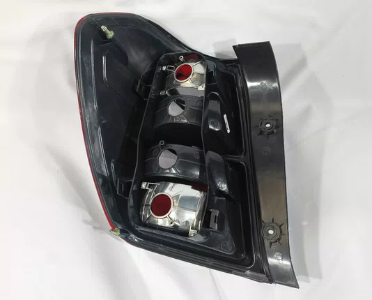 Lanterna Traseira Lado Direito Chevrolet Cobalt 2012 Ate 2015 Bicolor