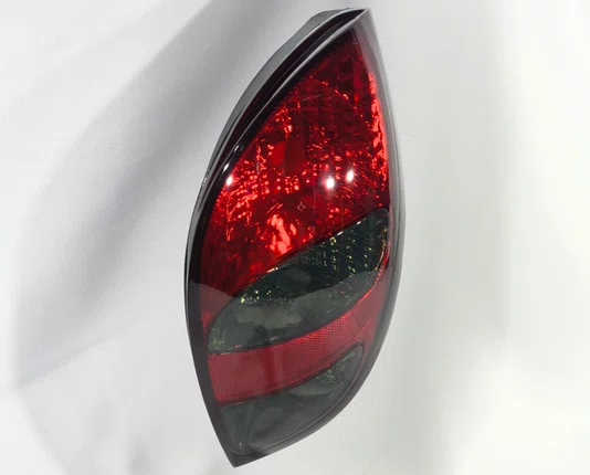 Lanterna Traseira Lado Direito Fume Chevrolet Celta 2000 ate 2005