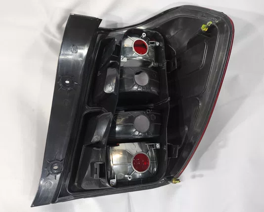Lanterna Traseira Lado Esquerdo Chevrolet Cobalt 2012 Ate 2015 Bicolor