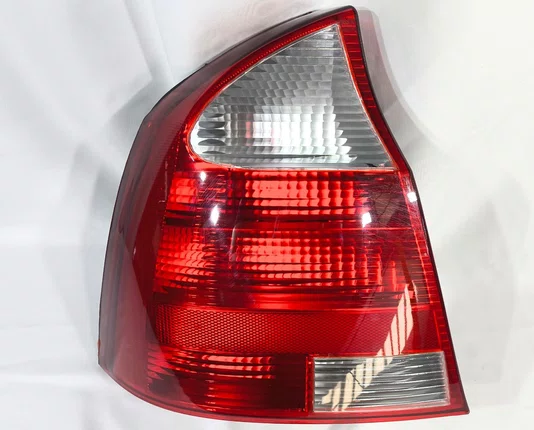 Lanterna Traseira Lado Esquerdo Chevrolet Corsa Sedan 2003 ate 2005