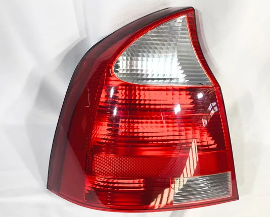 Lanterna Traseira Lado Esquerdo Chevrolet Corsa Sedan 2003 ate 2005