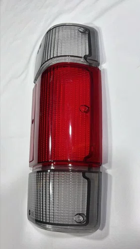 Lente de Lanterna Traseira Fum Acrlica Lado Direito (Passageiro) para Chevrolet D20, A20 e C20