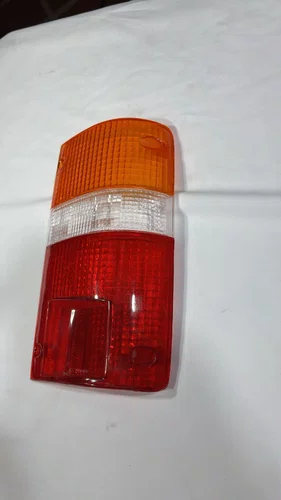 Lente de Lanterna Traseira Toyota Hilux (1995 a 2001) - Lado Direito (Passageiro)