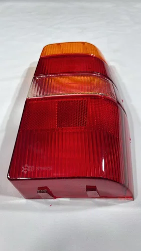 Lente de Lanterna Traseira Tricolor Fiat Fiorino/Elba (Modelo Carto) - Lado Direito 1986 a 1997