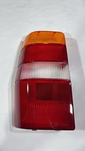Lente de Lanterna Traseira Tricolor Fiat Fiorino/Elba (Modelo Carto) - Lado Esquerdo | 1986 a 1997
