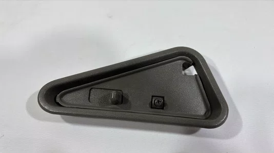 Moldura da Macaneta Interna (Dianteira Esquerda / Cinza)  Chevrolet S10 e Blazer (1995 a 2011)