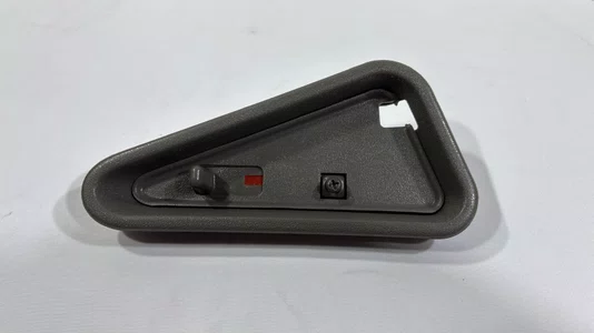 Moldura da Macaneta Interna (Dianteira Esquerda / Cinza)  Chevrolet S10 e Blazer (1995 a 2011)