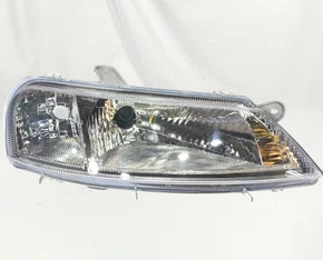 Farol Chevrolet Celta Máscara Cromada Lado Direito 2000 até 2006