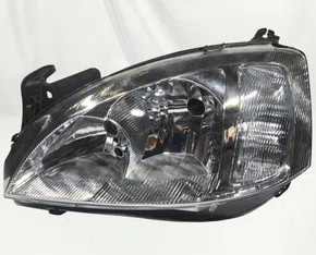 Farol Chevrolet Corsa / Montana Máscara Cromada Lado Esquerdo 2003 até 2007