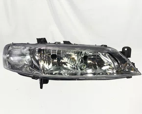Farol Principal Chevrolet Vectra Máscara Cromada Lado Direito 2000 até 2005