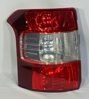 Lanterna Traseira Bicolor Lado Esquerdo Chevrolet Montana 2011 Até 2021