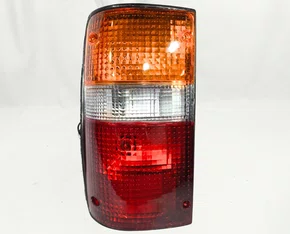 Lanterna Traseira Canto Lado Esquerdo Toyota Hilux 2001 até 2004