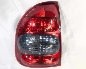 Lanterna Traseira Fum Lado Esquerdo Chevrolet Corsa Sedan 2000 ate 2002