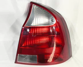 Lanterna Traseira Lado Direito Chevrolet Corsa Sedan 2003 até 2005