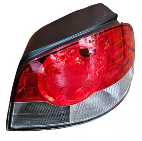 Lanterna Traseira Palio Bicolor Lisa Lado Direito 2008 Ate 2009